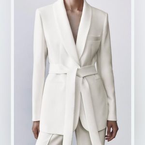 Zara White blazer with belt - medium